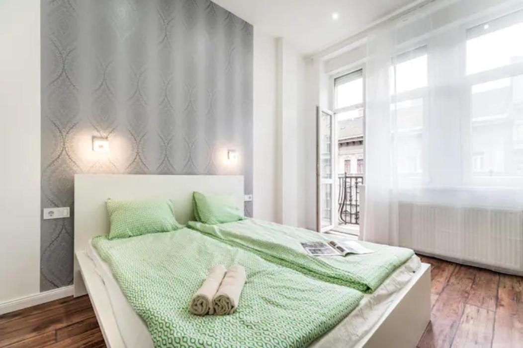 Hi-Bp Design Home Apartments In The Heart Of Будапеща Екстериор снимка