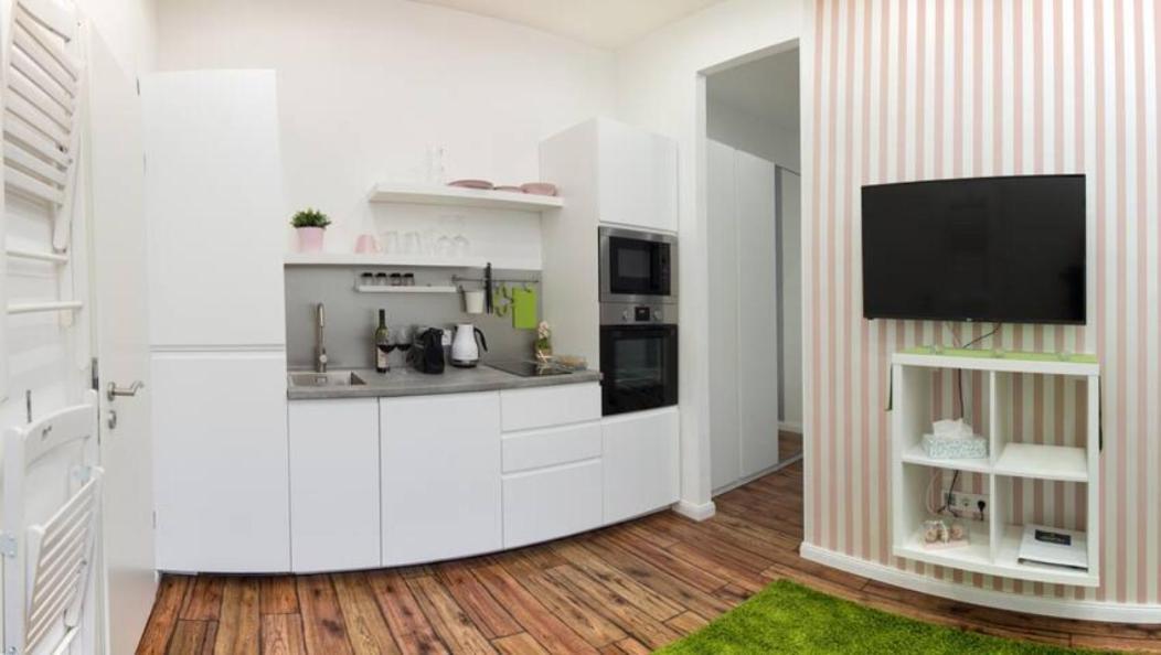 Hi-Bp Design Home Apartments In The Heart Of Будапеща Екстериор снимка