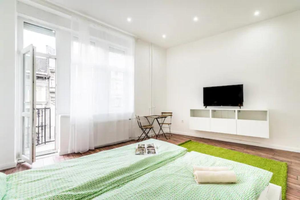 Hi-Bp Design Home Apartments In The Heart Of Будапеща Екстериор снимка