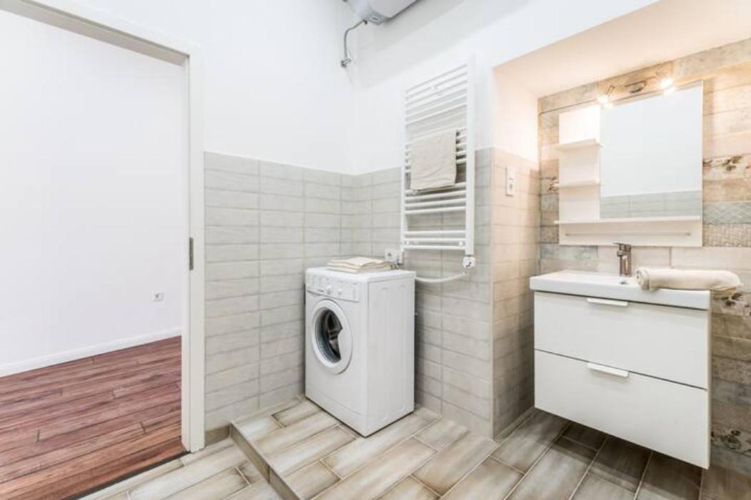 Hi-Bp Design Home Apartments In The Heart Of Будапеща Екстериор снимка