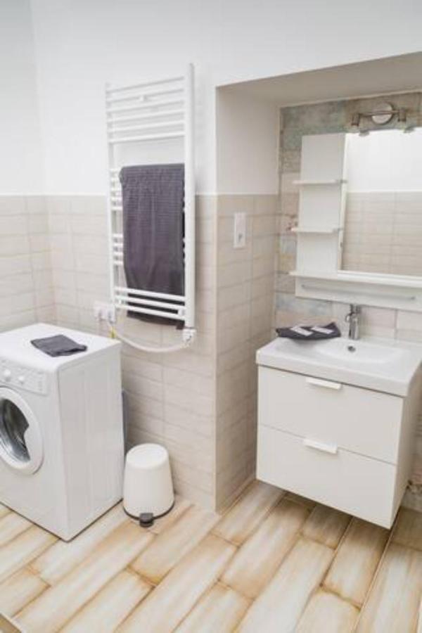 Hi-Bp Design Home Apartments In The Heart Of Будапеща Екстериор снимка
