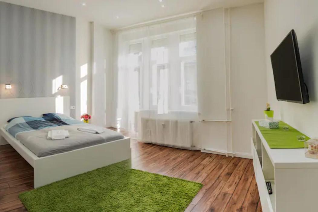 Hi-Bp Design Home Apartments In The Heart Of Будапеща Екстериор снимка