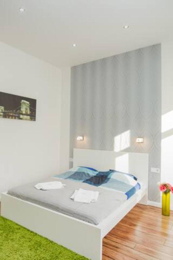 Hi-Bp Design Home Apartments In The Heart Of Будапеща Екстериор снимка